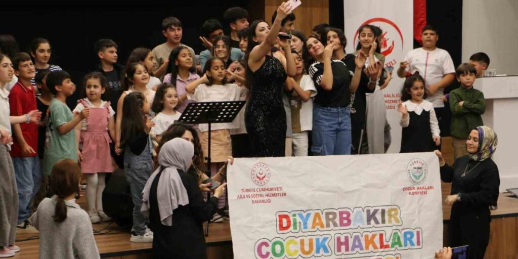 Diyarbakır’da şehit aileleri ve gaziler ’Aile Yılı’ konserinde bir araya geldi