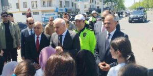 Diyarbakır’da Trafik Haftası’nda çocuklara kurallar anlatıldı