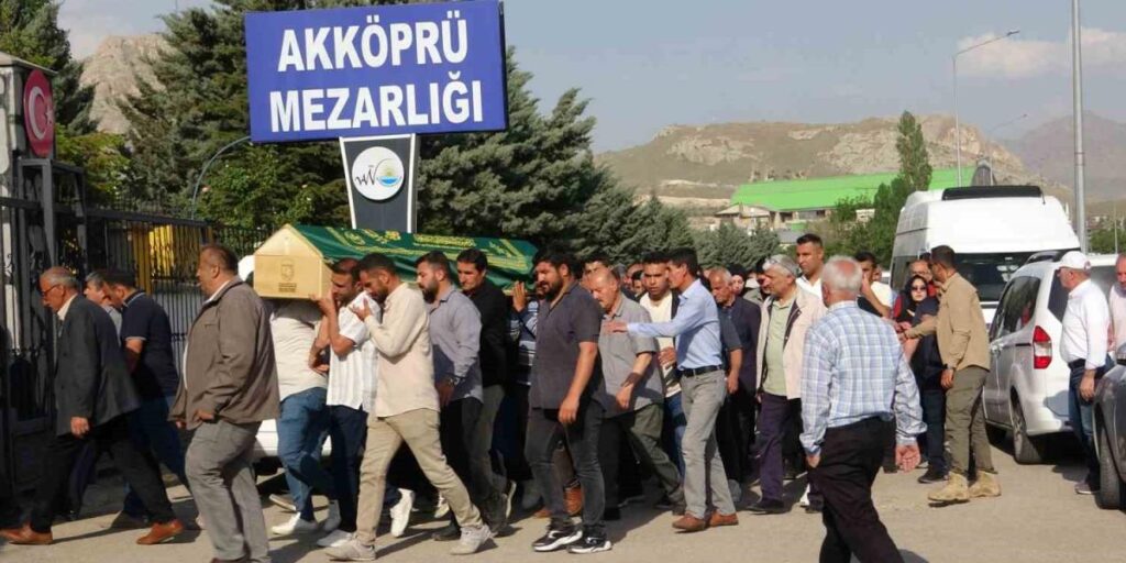 Doğa yürüyüşünde kaybolan ve cansız bedeni bulunan müdür yardımcısı toprağa verildi