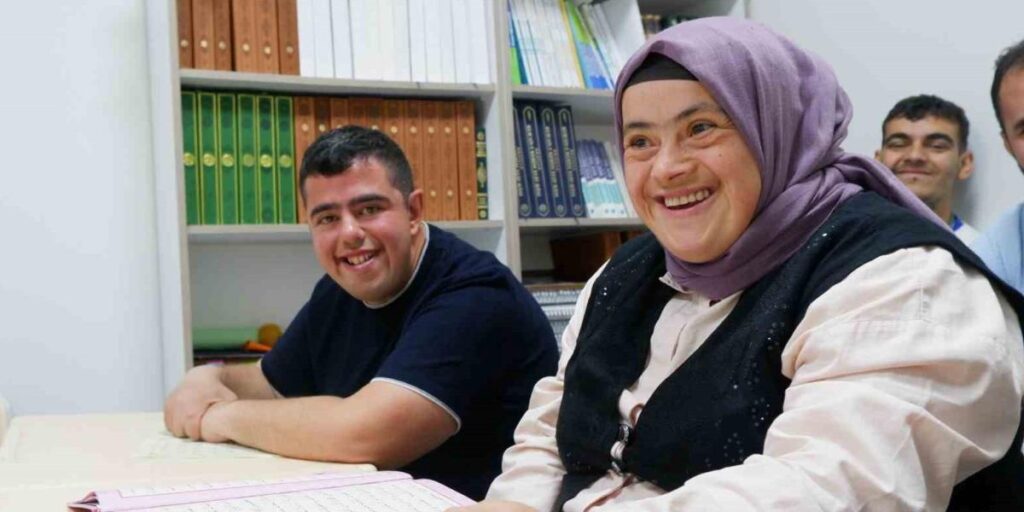 Down sendromlu Fatma ve Muhammet’in Kur’an-ı Kerim aşkı engel tanımadı