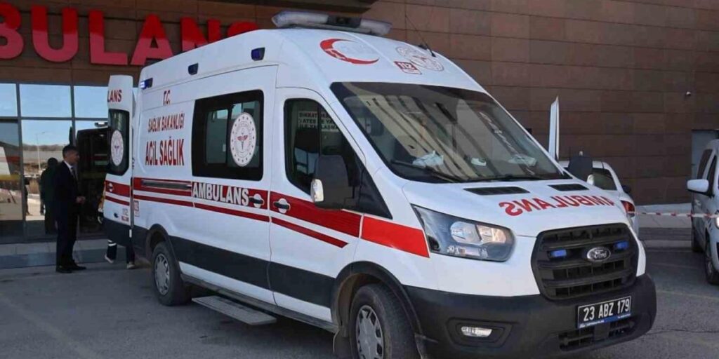 Elazığ’da 4 kişi içtikleri sütlü kahveden zehirlendi