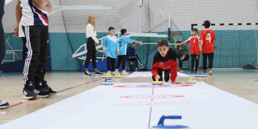 Elazığ’da 45 takım Floor Curling müsabakalarında buluştu