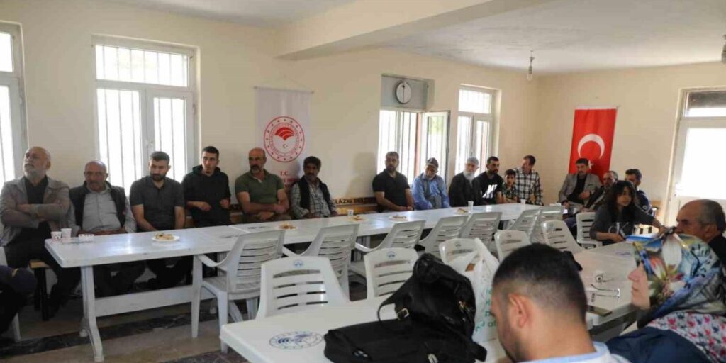 Elazığ’da üreticilere yönelik eğitimler sürüyor