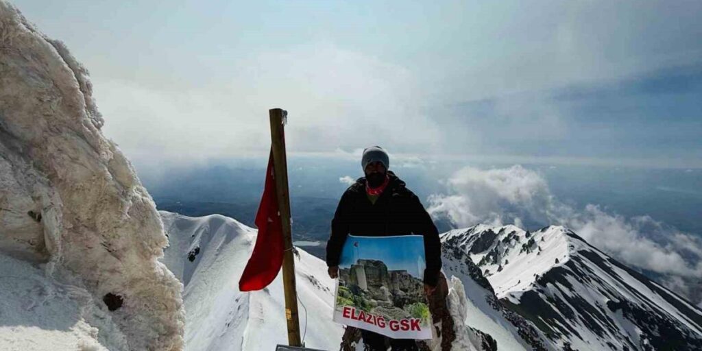 Elazığlı sporcu Erciyes Dağı’na tırmandı