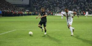 Elazığspor – Vanspor FK maçı tatil edildi