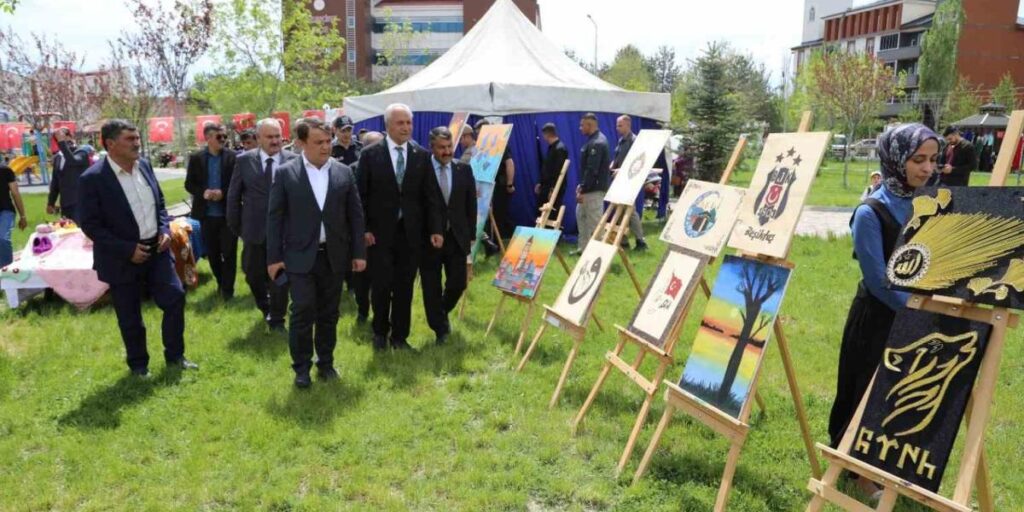 Eleşkirt te hayat boyu öğrenme şenliği düzenlendi