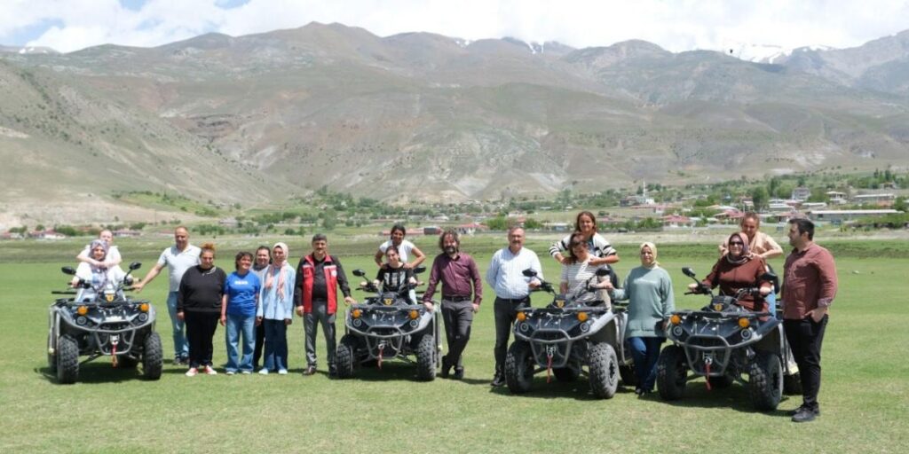 Engelliler Haftası kapsamında yamaç paraşütü ve ATV sürüşü etkinliği düzenlendi