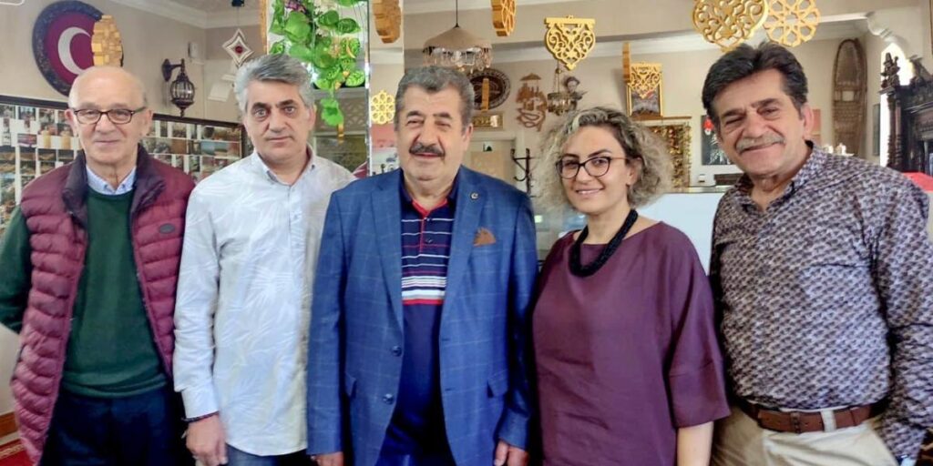 Ersander kolları yeniden sıvadı