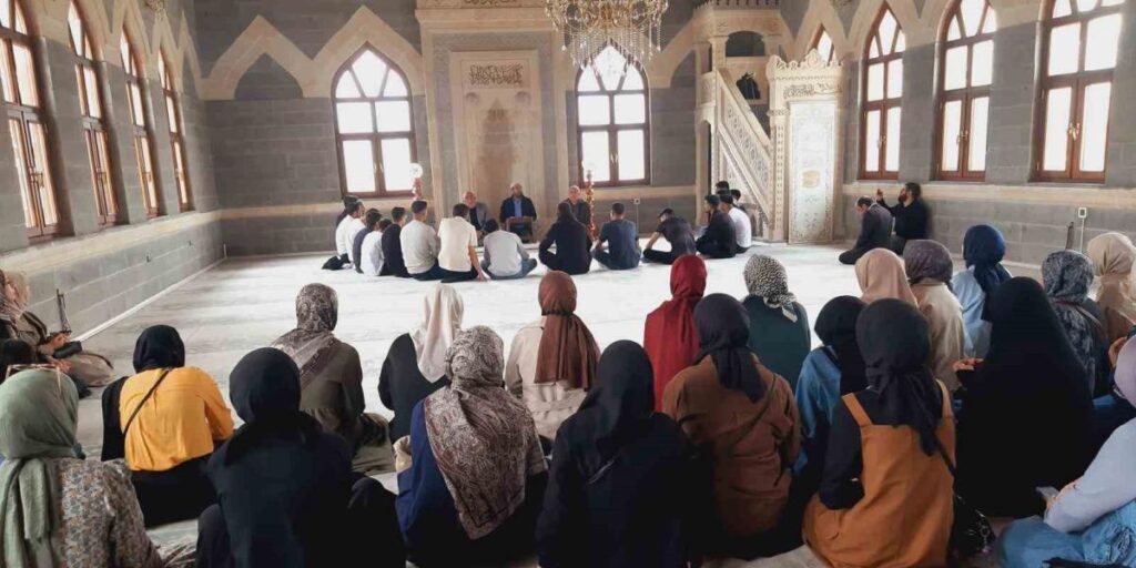 “Erzincan’da Üç Vakit Projesi” gerçekleştirildi