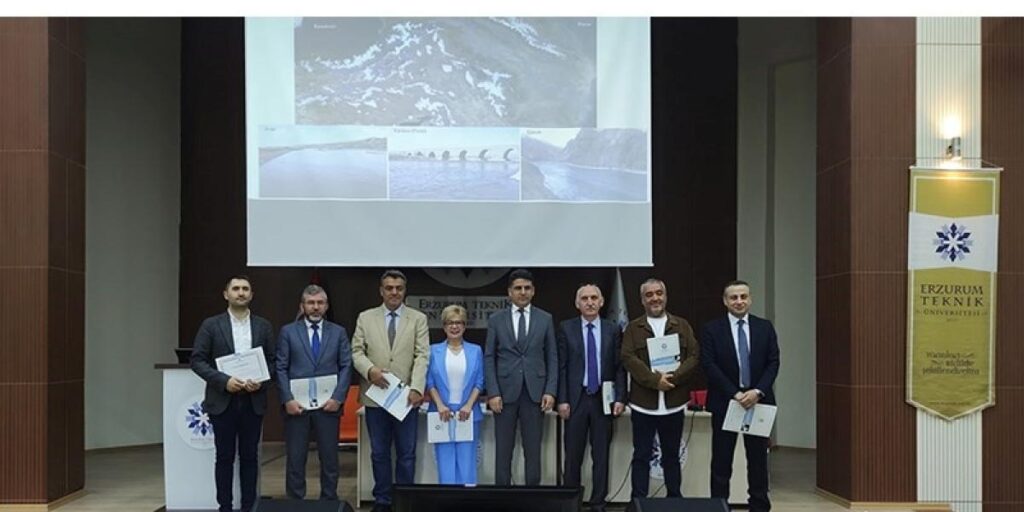 ETÜ’de “Erzurum şehrinin kültürel gelişim sürecinde önemli kurumlar” paneli ve “Arkeolojik kazılar sergisi” düzenlendi