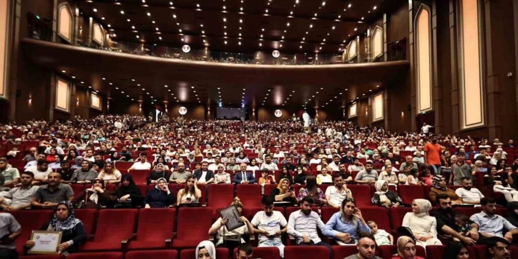 Evlilik Okulu’nda eğitim gören bin 120 çift daha sertifikasını aldı