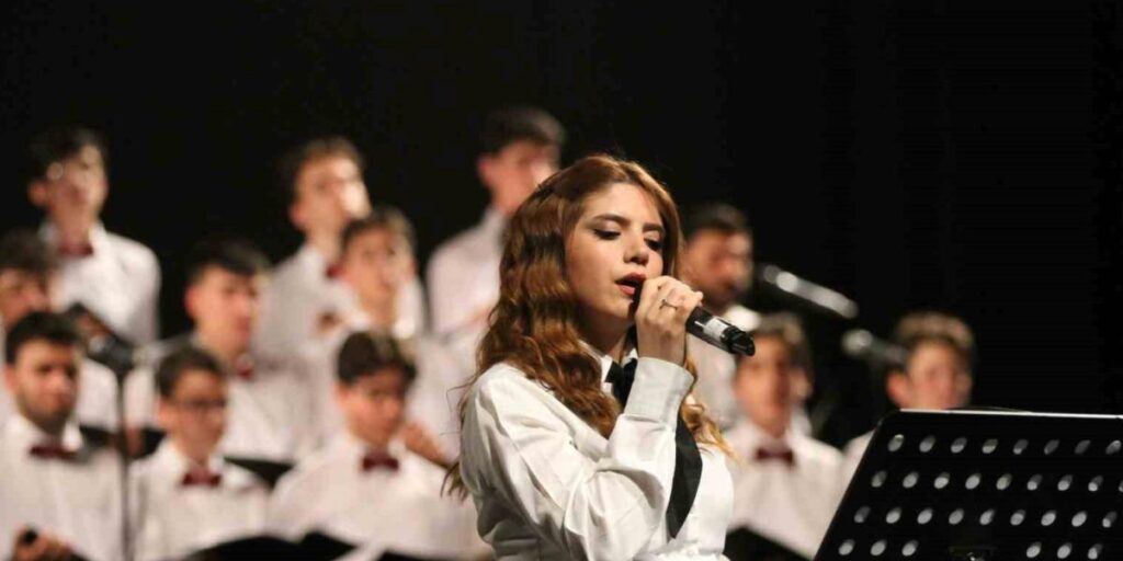 Fen Lisesi’nden türkü ve enstrüman dinletisi