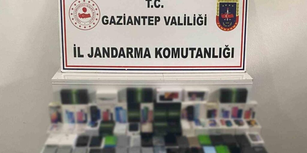 Gaziantep’te 2 milyon TL değerinde kaçak telefon ele geçirildi