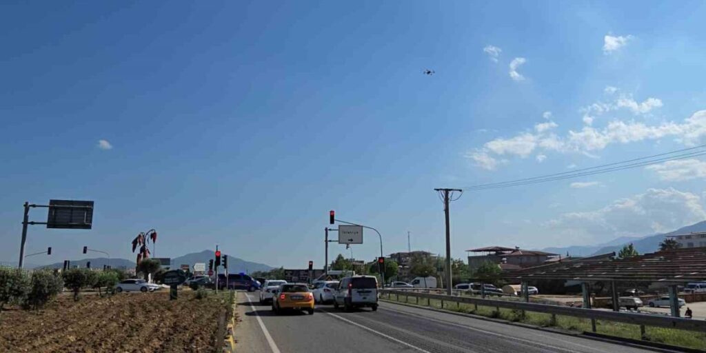 Gaziantep’te “Sıfır Kaza, Sıfır Ceza” amacıyla dronlarla trafik denetimi yapıldı