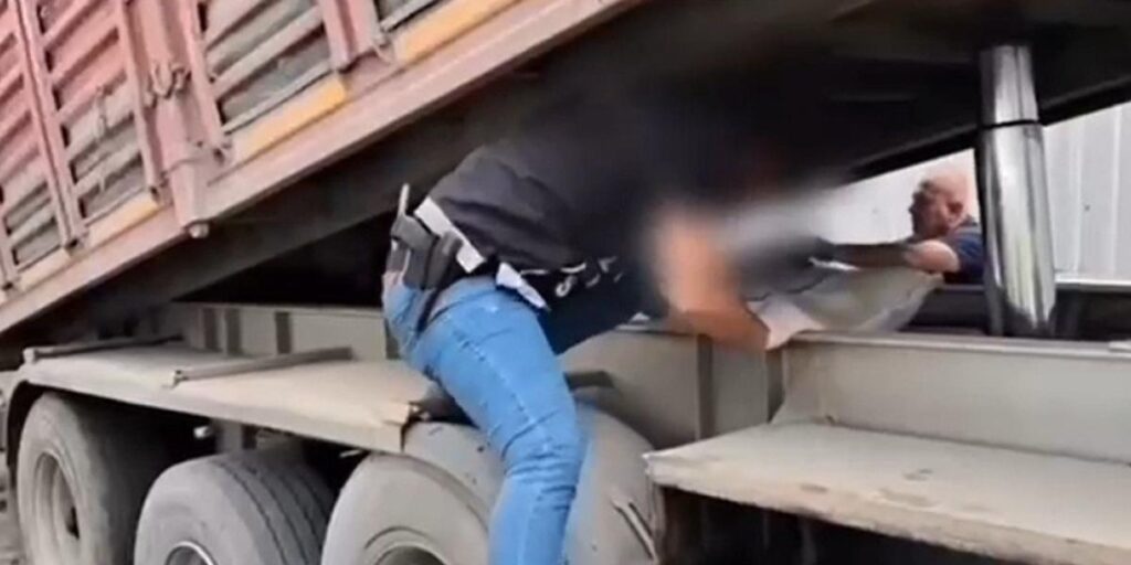 Gaziantep’te tır dorsesinde 45 kilo uyuşturucu ele geçirildi