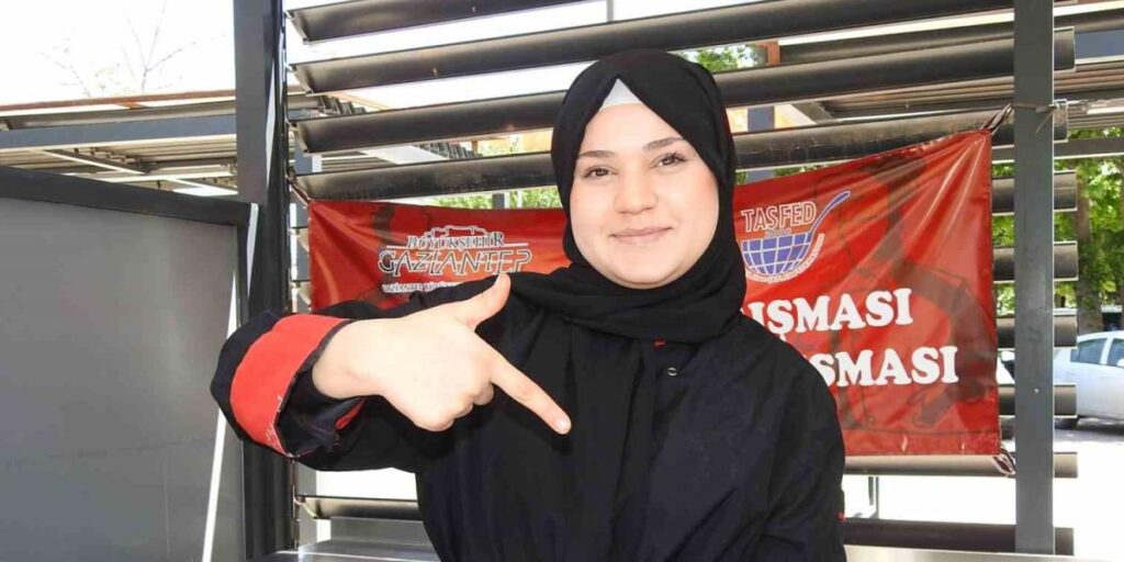 Geleceğin şefleri yemek yarışmasında hünerlerini sergiledi