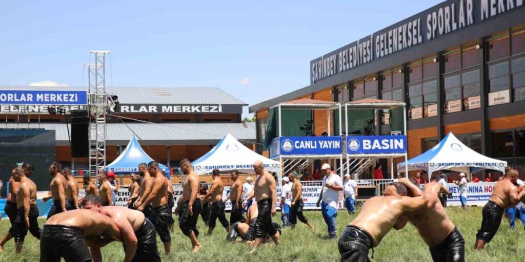 Geleneksel Yağlı Güreş Ligi, Gaziantep’te coşkuyla başladı