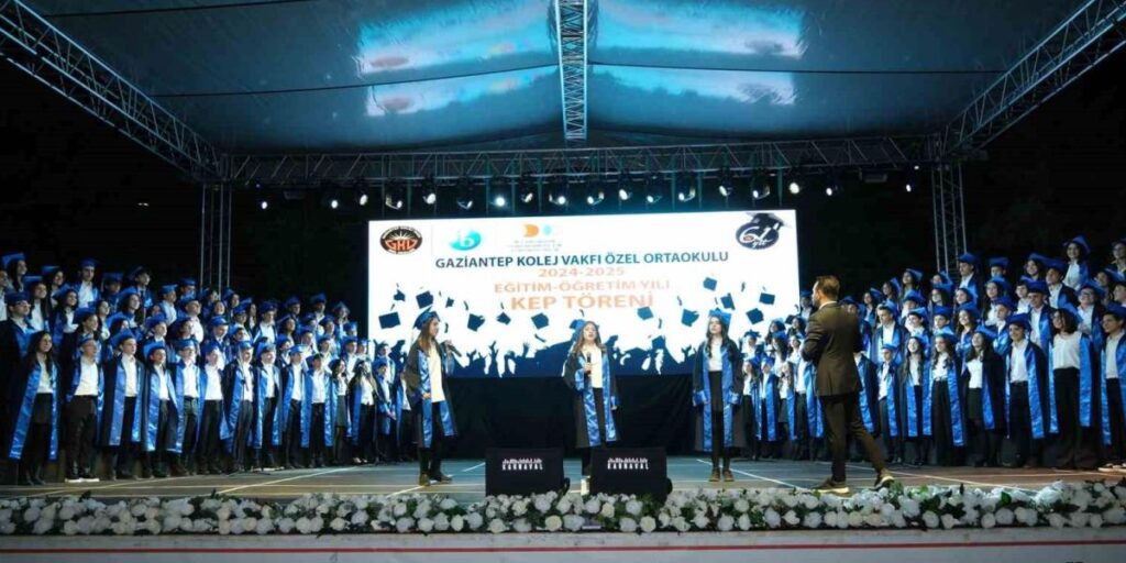 GKV Ortaokul mezunlarını uğurladı