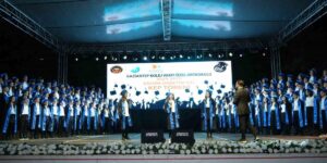 GKV Ortaokul mezunlarını uğurladı