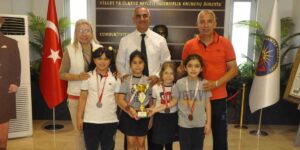 GKV’nin altın kulaçları şampiyonluk madalya ve kupalarını kaptırmadı
