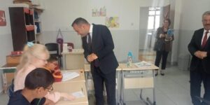 Görme engelli öğrenciler ziyaretle sevindi