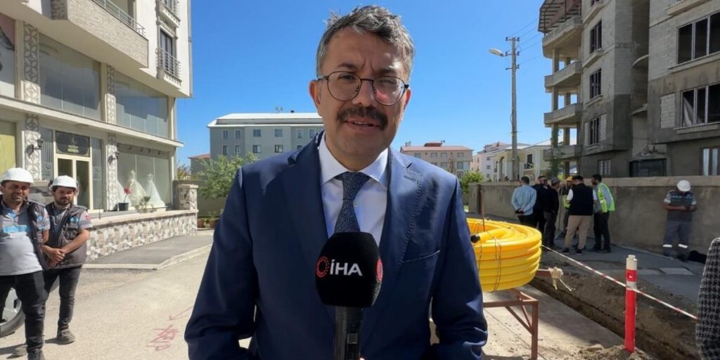 Hakkari Valisi Çelik’ten Yüksekova’da 5 mahalleye doğalgaz müjdesi