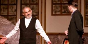 Hem yazdı hem oynadı