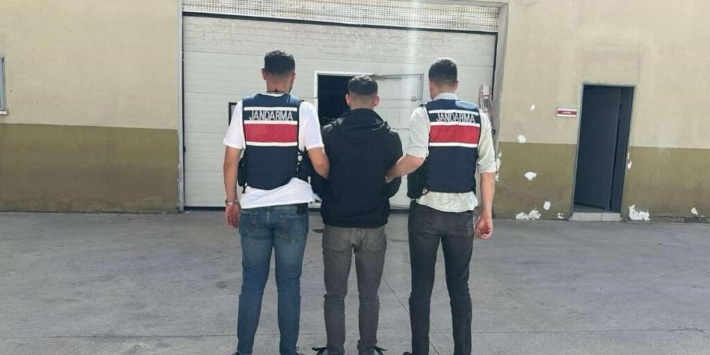 Hırsızlık ve yaralama suçundan aranan hükümlüyü jandarma yakaladı