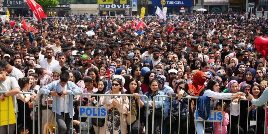 Iğdır’da 1 Mayıs Emek ve Dayanışma Günü coşkuyla kutlandı