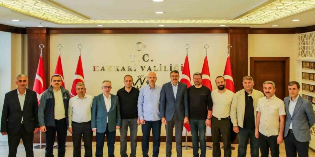 İstanbul’dan gelen hukukçulardan Hakkari’ye ziyaret