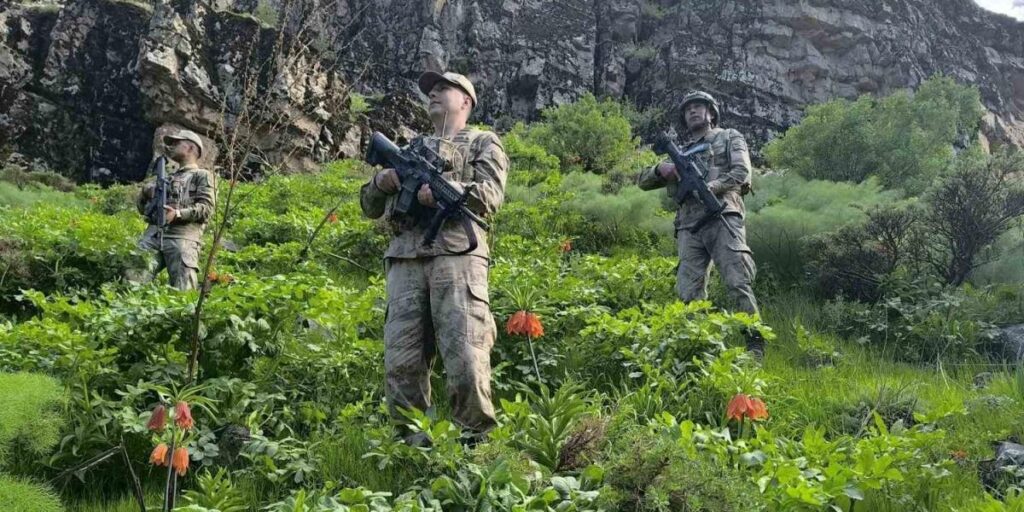 Jandarmadan ters lalelere sıkı koruma