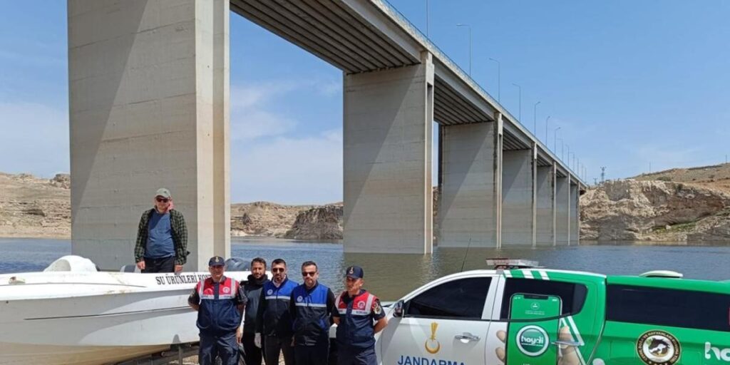 Kaçak balıkçılar jandarmanın ağına takıldı: 83 bin TL ceza kesildi