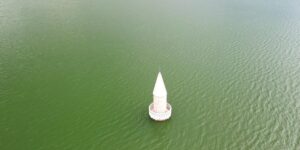 Kars’ta baraj kapakları kapatıldı, köy sular altında kaldı