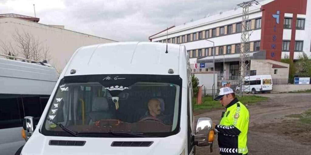 Kars’ta öğrenci servisleri denetleniyor