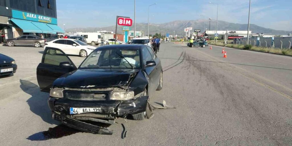 Kazaya karıştı, aracını bırakıp kaçtı