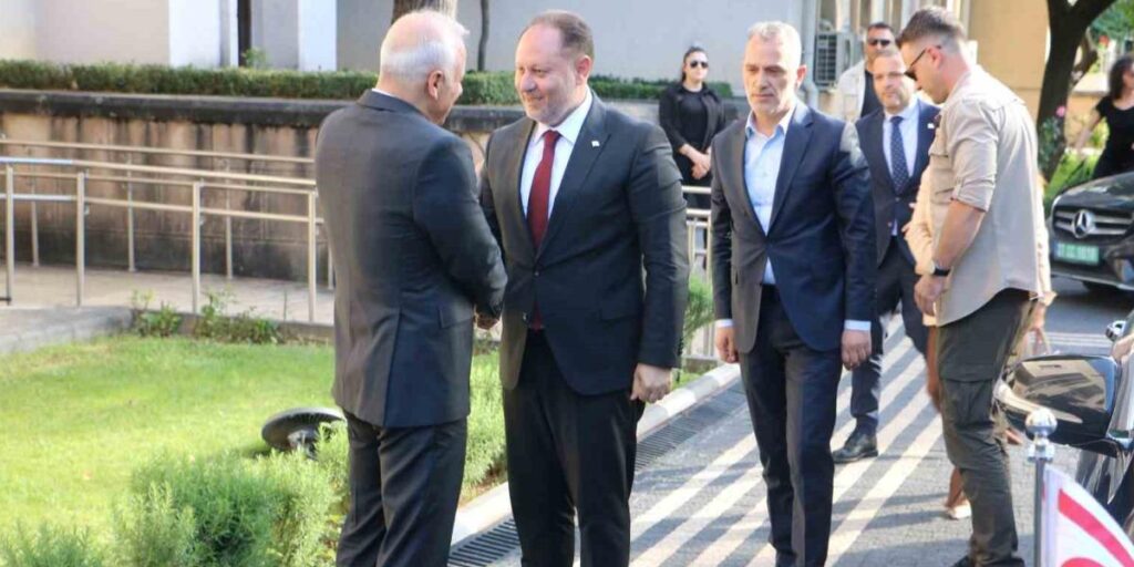 KKTC Cumhuriyet Meclisi Başkanı Öztürkler Diyarbakır Valiliğini ziyaret etti