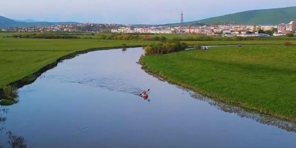 Kura Nehri’nde kano heyecanı dron ile görüntülendi