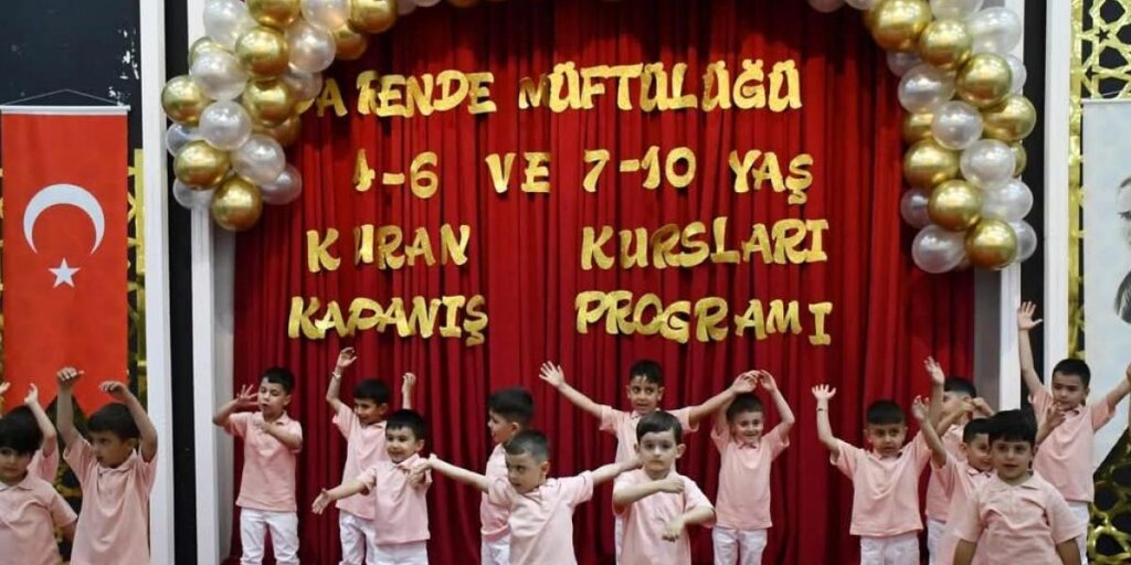 Kur’an kurslarının yıl sonu kapanış programı yoğun ilgi gördü