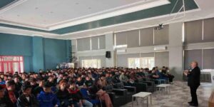 Liseli gençlere yönelik ’Aile ve Mahremiyet’ semineri gerçekleştirildi