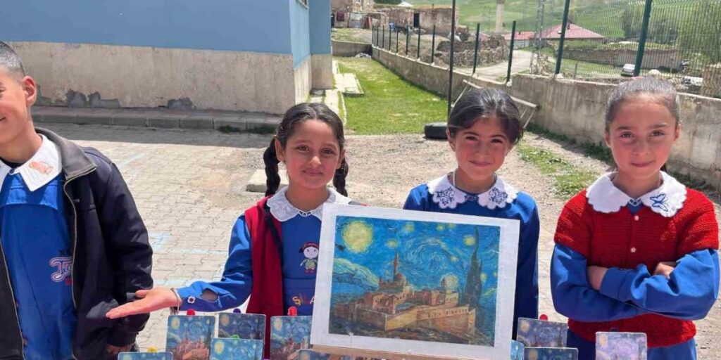 Minik eller sanatla buluştu