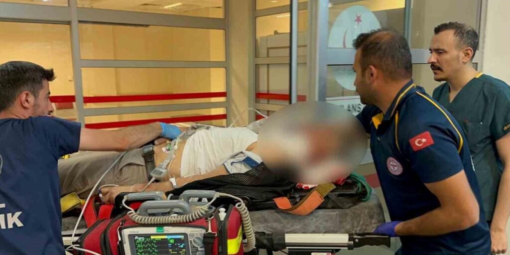 Motosiklet bariyerlere çarptı: 1 ağır yaralı