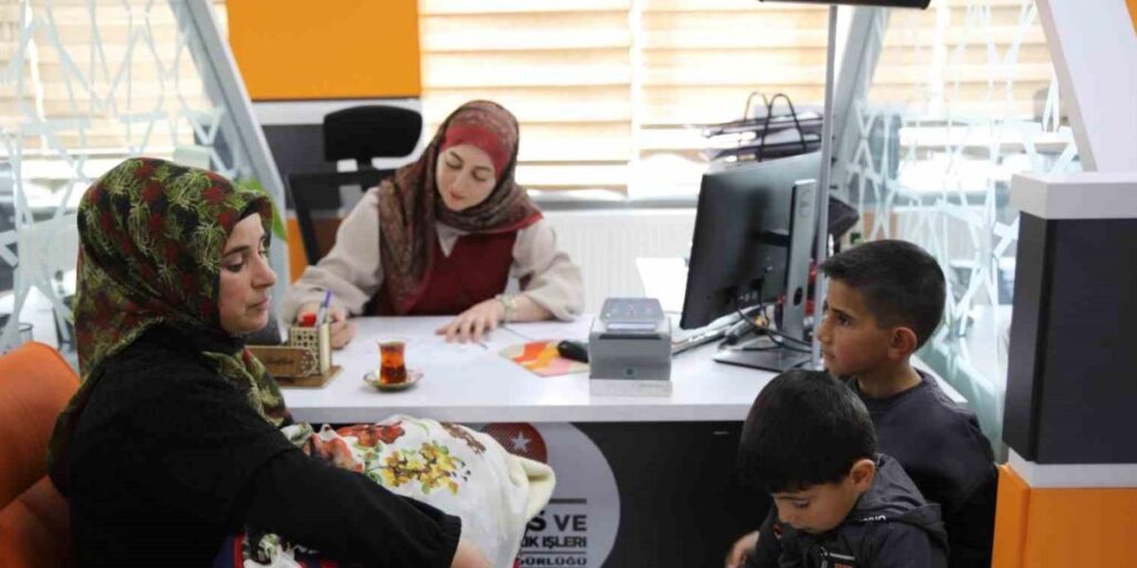 Muradiye’de “İlk Kimliğim, İlk Kitabım” projesi