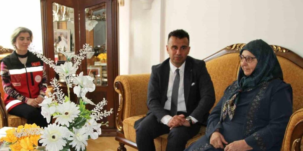 Nene Hatun’un 70. ölüm yıldönümünde, torununa anlamlı ziyaret