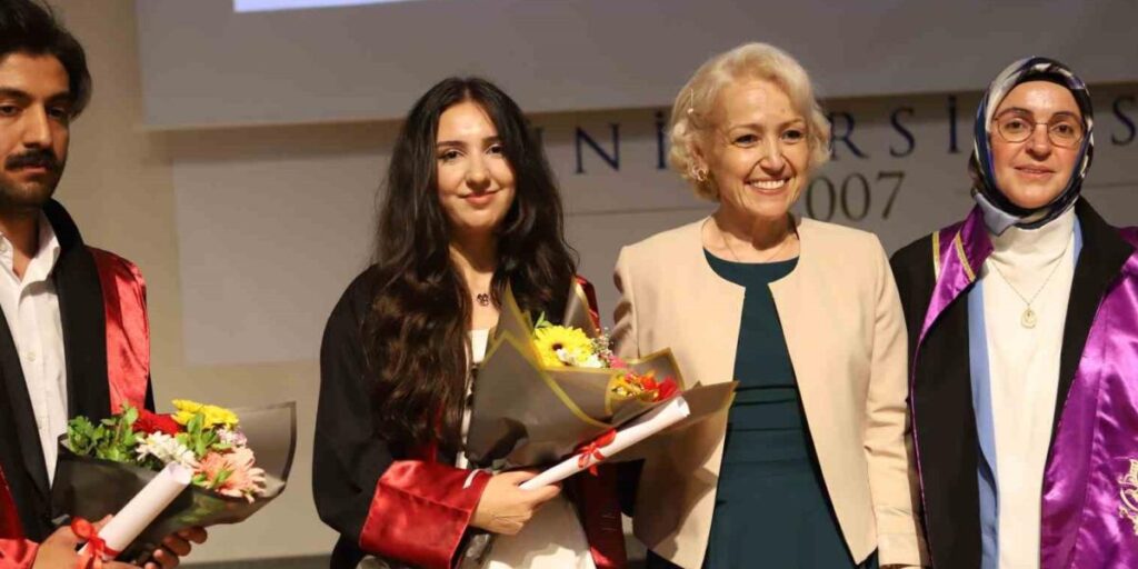 Öğrencisinin hayatına iki kez dokundu: Mezuniyet gururu gözyaşlarına dönüştü