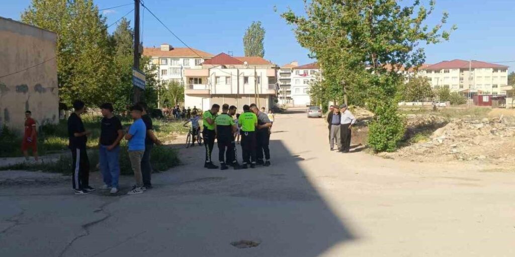 Önce çapıp sona üzerinden geçtiği arkadaşını ağır yaraladı