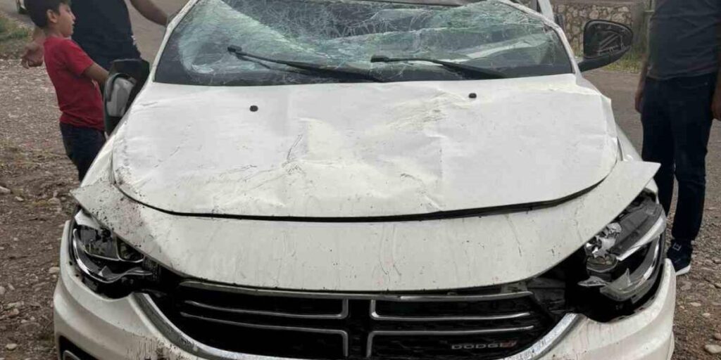 Otomobil 3 metre yükseklikteki köprüden uçtu: 3 yaralı