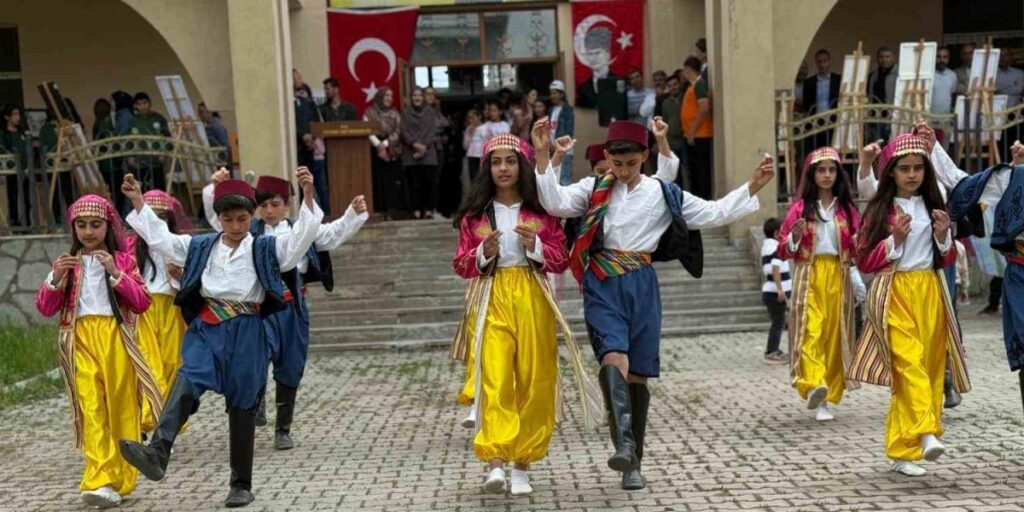 Patnos’ta “Bilim Sanat ve Eğitim Şöleni ” düzenlendi