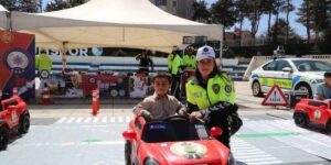 Polisten vatandaşa uygulamalı bilgilendirme