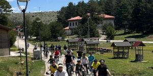 Refahiye’de gençler çevre için pedal çevirdi