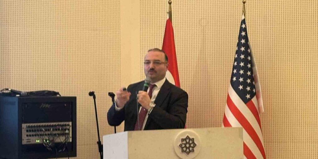 Rektör Hacımüftüoğlu, ABD’de Diyanet Center Of America’da genç akademisyenlerle buluştu